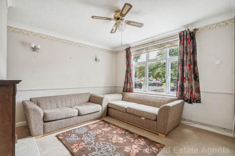 3 bedroom terraced house for sale, Prestwick Road, South Oxhey