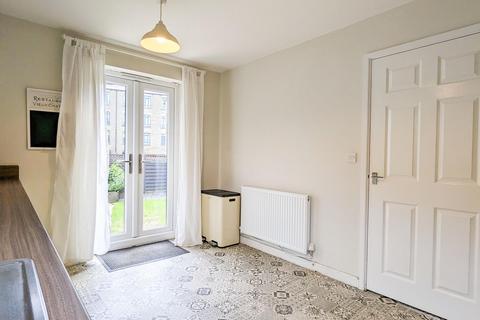 10 Weavers Fold, Lees, Oldham, OL4 3FQ