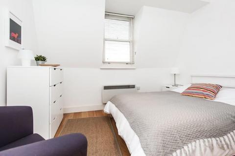 1 bedroom flat to rent, Earl's Court Road