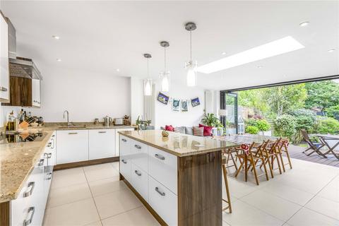 29 Deanhill Road, London, SW14 7DQ