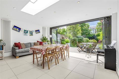 29 Deanhill Road, London, SW14 7DQ