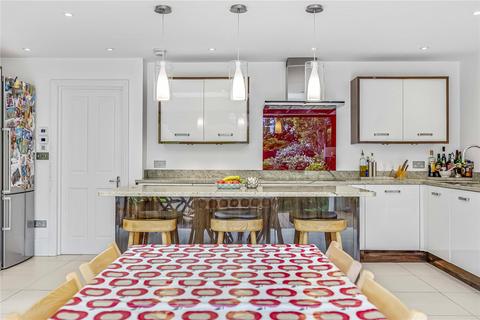 29 Deanhill Road, London, SW14 7DQ