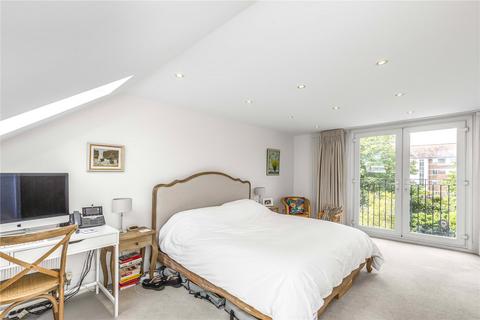 29 Deanhill Road, London, SW14 7DQ