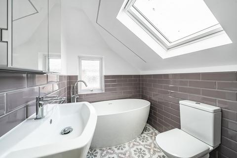 22 Grove Close, Old Windsor, Windsor, SL4 2LY