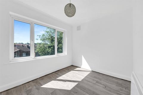 74a Holly Hill Road, Erith, DA8 1QD