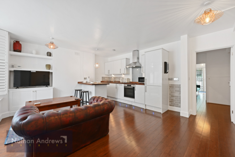 2 bedroom flat to rent, Benbow Road, London W6