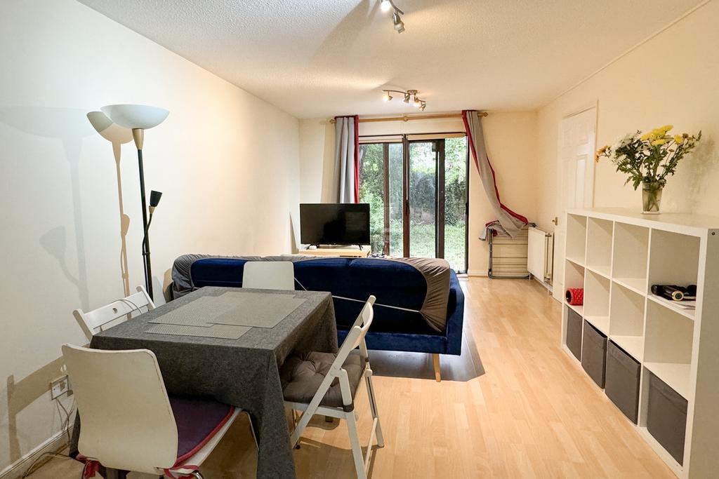 Green Ridges, Headington, Oxford 1 bed apartment £1,250 pcm (£288 pw)