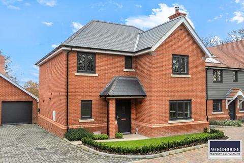 4 bedroom detached house for sale, Andrews Lane, Goffs Oak EN7