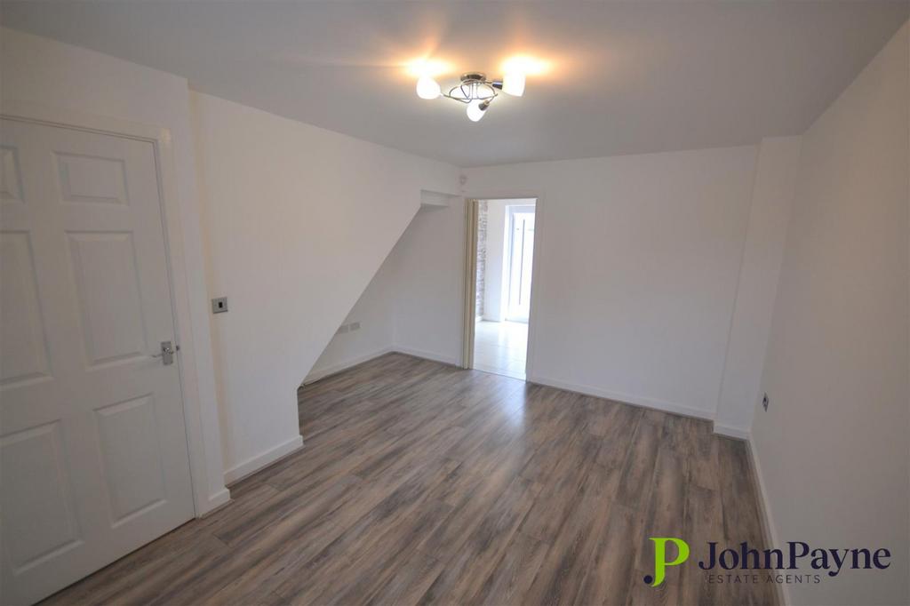 Arena Avenue, Holbrooks, Coventry... 2 bed terraced house to rent £