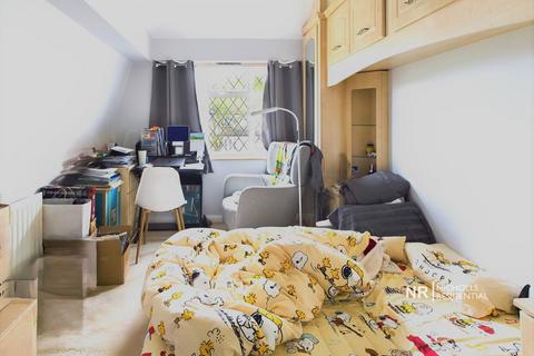 26 Walsingham Gardens, Epsom, KT19 0LU