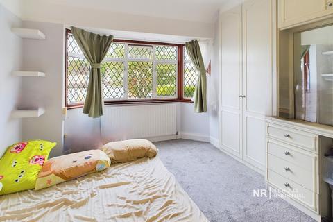 26 Walsingham Gardens, Epsom, KT19 0LU