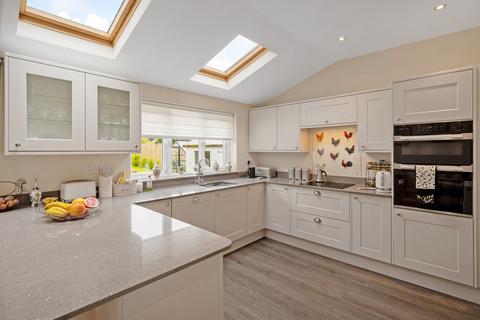 5 bedroom detached house for sale, Moreton Road Buckingham, Buckinghamshire, MK18 1PW