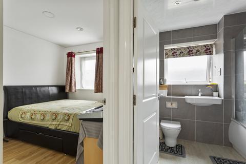 3 bedroom terraced house to rent, Sherbourne Close, Dartford DA1