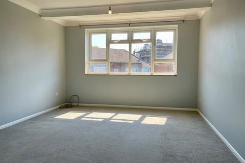 2 bedroom apartment to rent, Shorncliffe Road, Folkestone, CT20