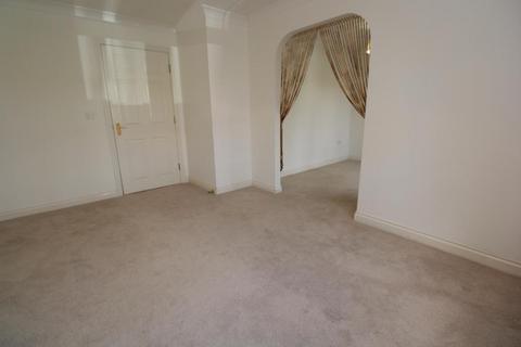 2 bedroom ground floor flat to rent, Wyndham Road, Ashley Cross