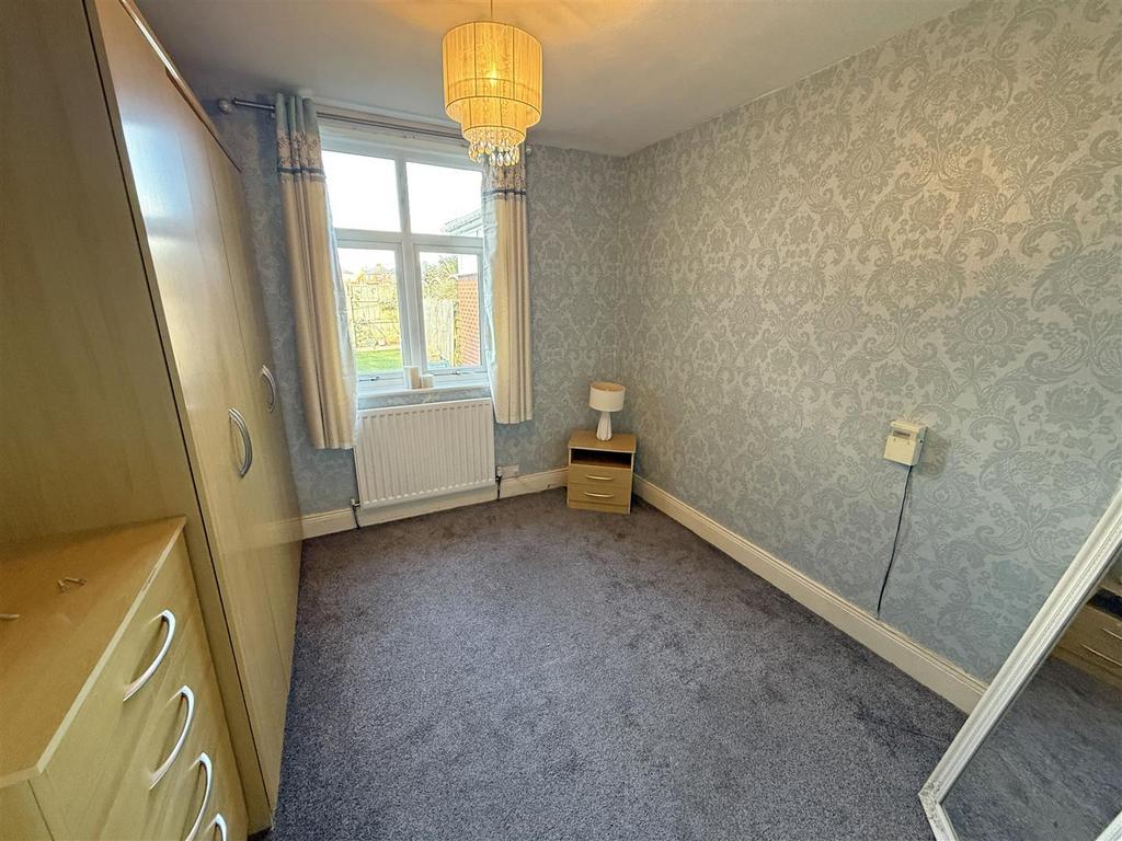 Bedroom 1.jpg