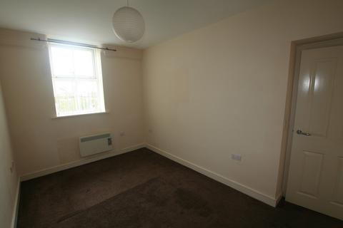 2 bedroom flat to rent, Cambridge Court, Cambridge Road, Ellesmere Port. CH65 4AQ