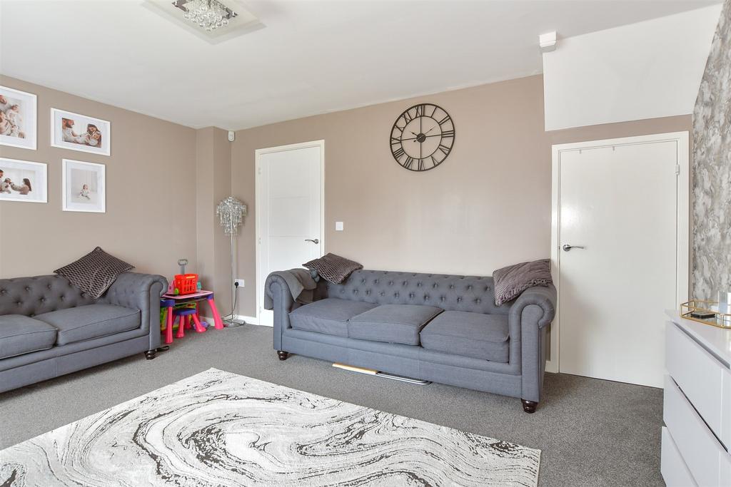 Hardy Close Queenborough Kent 3 Bed Semi detached House For Sale Hardy Close Queenborough Kent 3 Bed Semi detached House For Sale