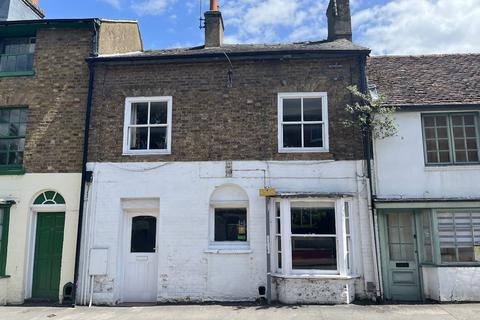 Retail property (high street) for sale, Tring HP23