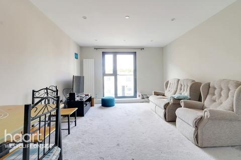 2 bedroom flat for sale, Victoria Avenue, Southend-On-Sea