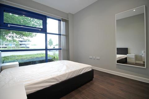 1 bedroom flat to rent, Bath Road, UB3