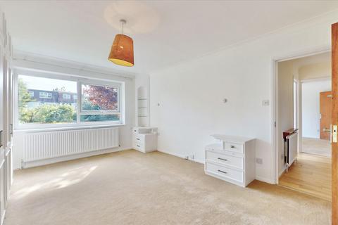 3 bedroom flat to rent, The Lintons, 26 Dollis Avenue, London