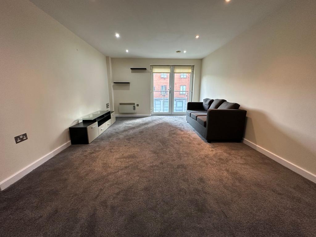 Lawson Street, Preston PR1 2 bed apartment - £900 pcm (£208 pw)