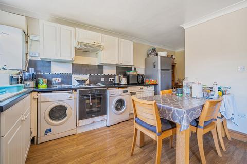 4 bedroom end of terrace house for sale, Hartland Road, Reading, Berkshire