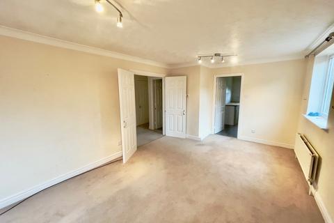 2 bedroom flat to rent, Highthorne Court, Shadwell, Leeds, West Yorkshire, LS17