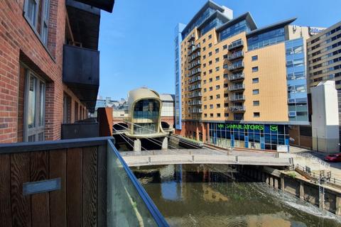 Studio to rent, Wharf Approach, Leeds LS1