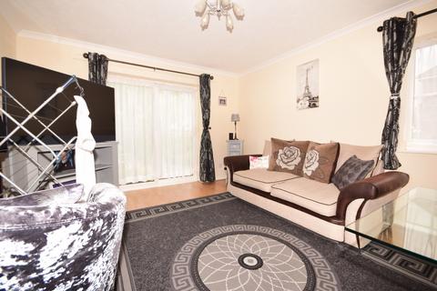 2 bedroom apartment to rent, Fenchurch Road, Maidenbower, RH10