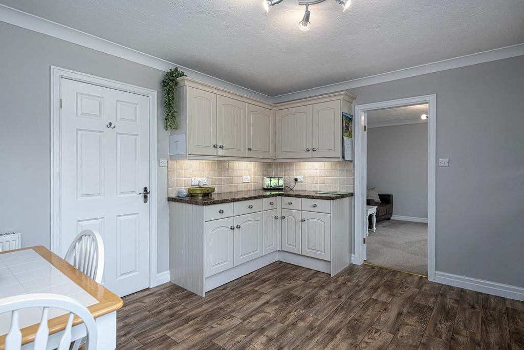 Fitted Kitchen/breakfast room