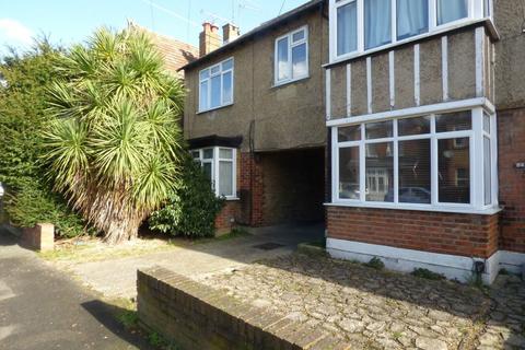 2 bedroom maisonette to rent, Alton Court  Willoughby Road, Langley, SL3