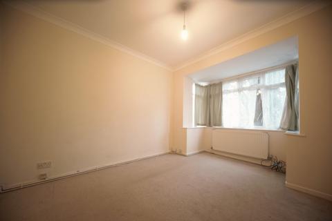 2 bedroom maisonette to rent, Alton Court  Willoughby Road, Langley, SL3