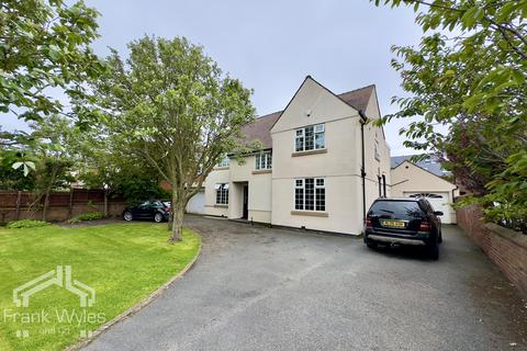 4 bedroom detached house for sale, Clifton Drive North, Lytham St Annes, FY8 2PN