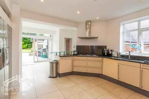 4 bedroom detached house for sale, Clifton Drive North, Lytham St Annes, FY8 2PN
