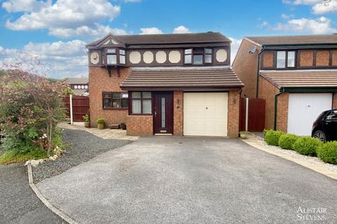 4 bedroom detached house for sale, Woodhouse Road, Oldham