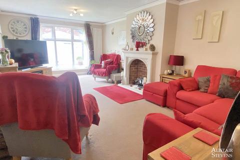4 bedroom detached house for sale, Woodhouse Road, Oldham