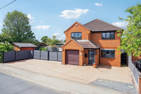 5 bedroom detached house for sale, Swallow Street, Iver Heath SL0