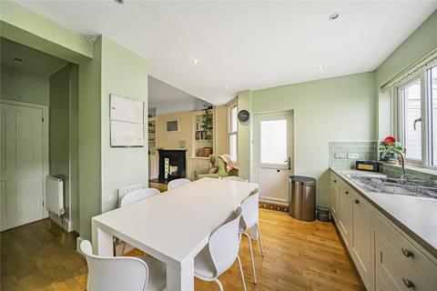 19 Outram Road, London, N22 7AB
