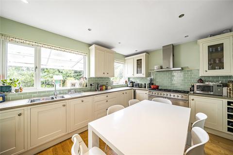 19 Outram Road, London, N22 7AB