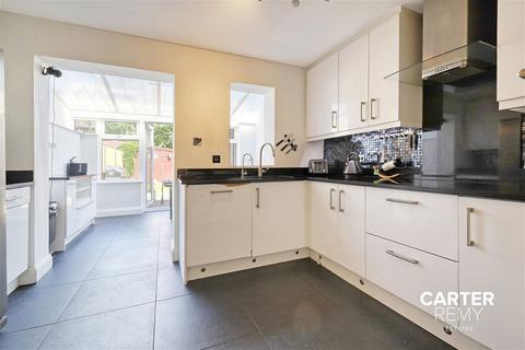 46 Celedon Close, Grays, RM16 6PZ