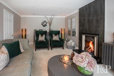 6 Crisp Gardens, Binfield, Bracknell, RG42 4PQ