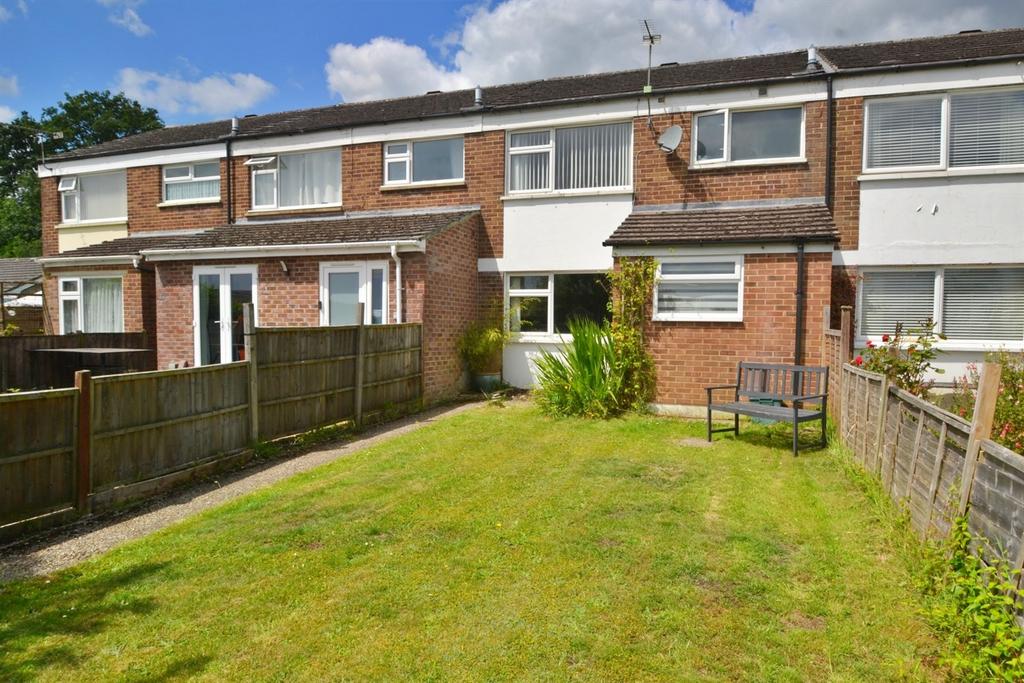 Upton 3 bed terraced house to rent £1,400 pcm (£323 pw)
