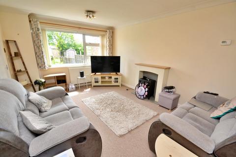 3 bedroom terraced house to rent, Upton