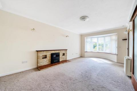 2 bedroom detached bungalow for sale, Bicester,  Oxfordshire,  OX26