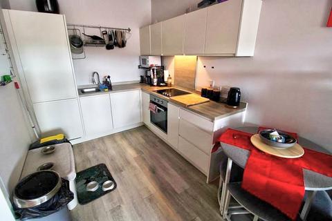 2 bedroom flat for sale, Eastbourne BN21