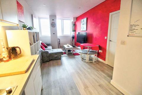 2 bedroom flat for sale, Eastbourne BN21