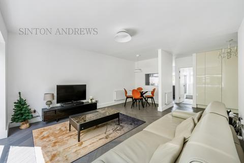 42 Oak Tree Close, London, W5 2AQ