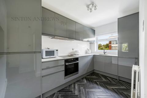 42 Oak Tree Close, London, W5 2AQ